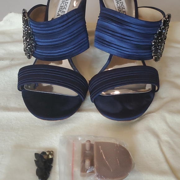 Badgley Mischka Feline slide satin heels 7.5 - Picture 4 of 4